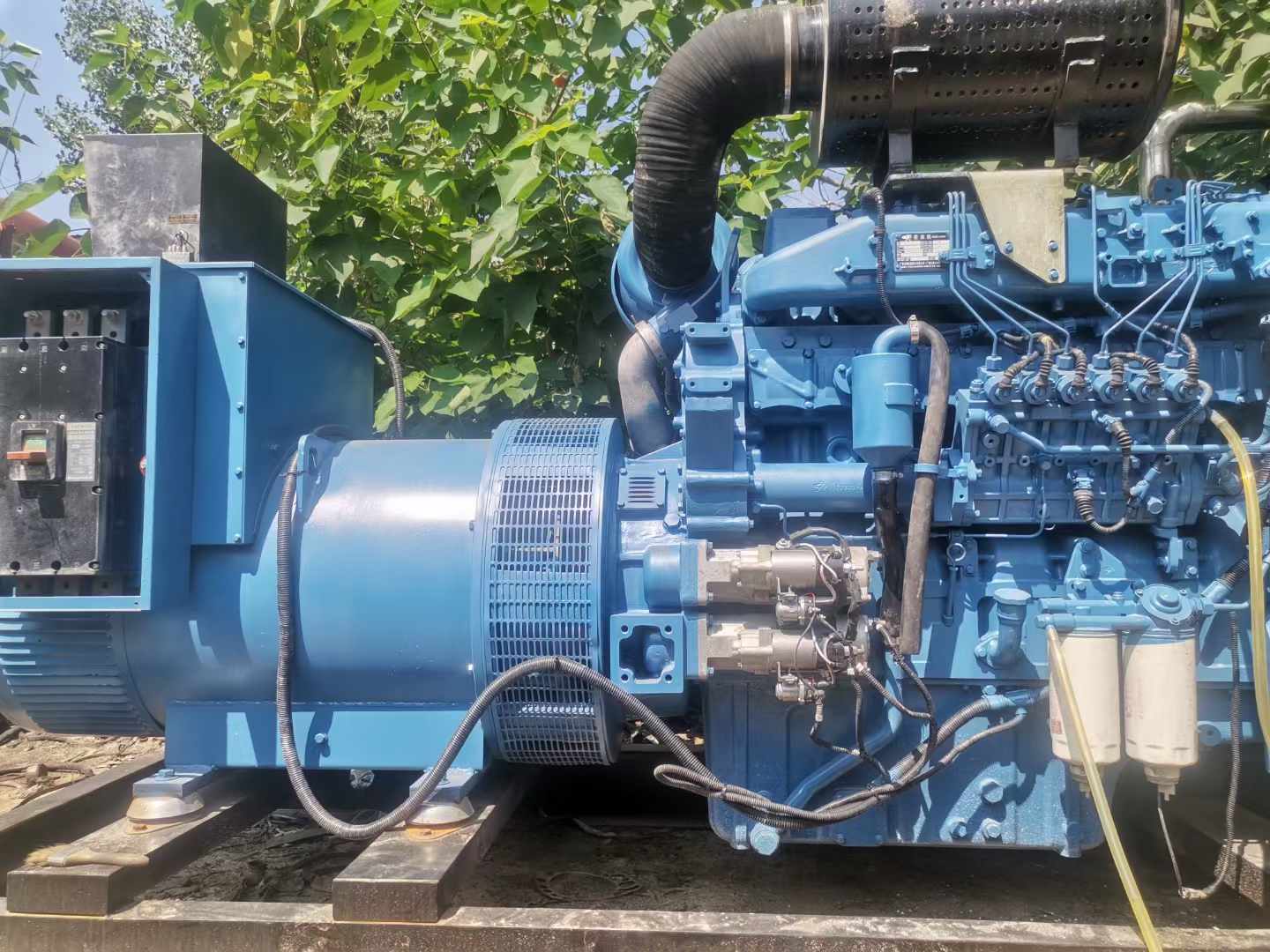 小板镇详细说明降低 800kW 柴油发电机输出电流波动的方法