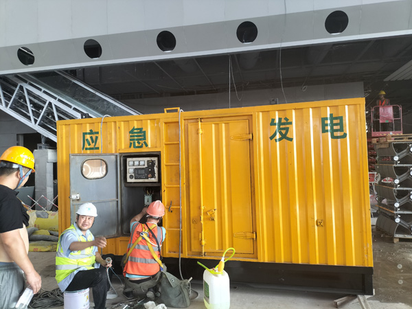 小板镇怎样判断空气滤清器是否需要更换？